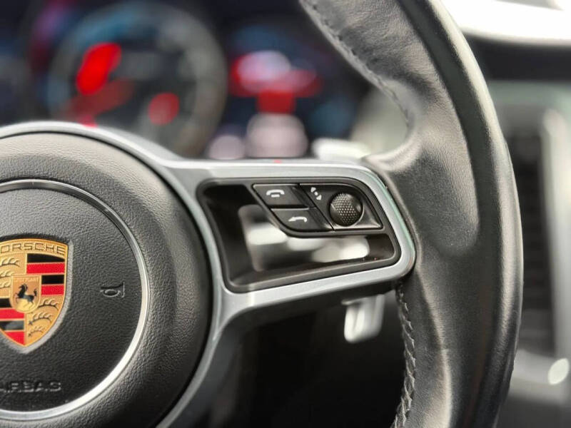 2018 Porsche Macan Turbo