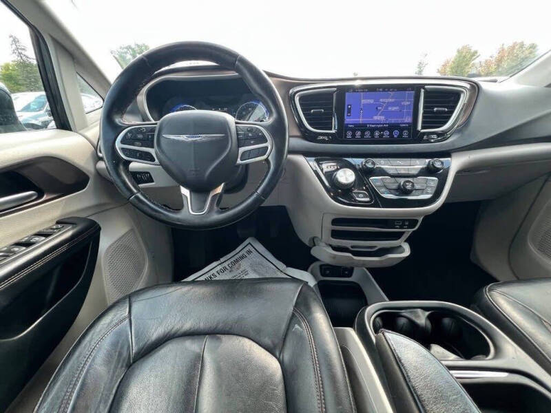 2017 Chrysler Pacifica Touring-L