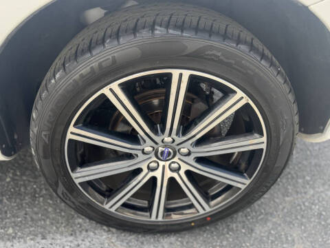 2016 Volvo XC60 T6 Drive-E Platinum