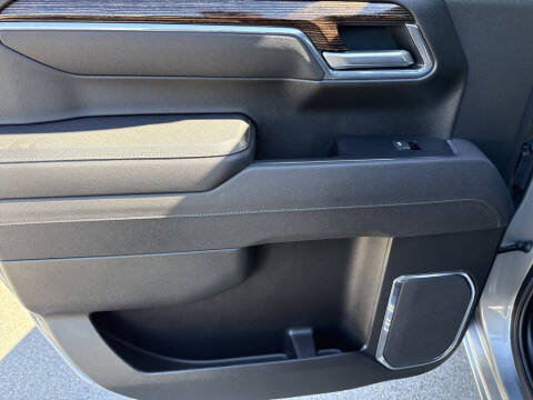 2025 GMC Sierra 1500 Elevation Standard