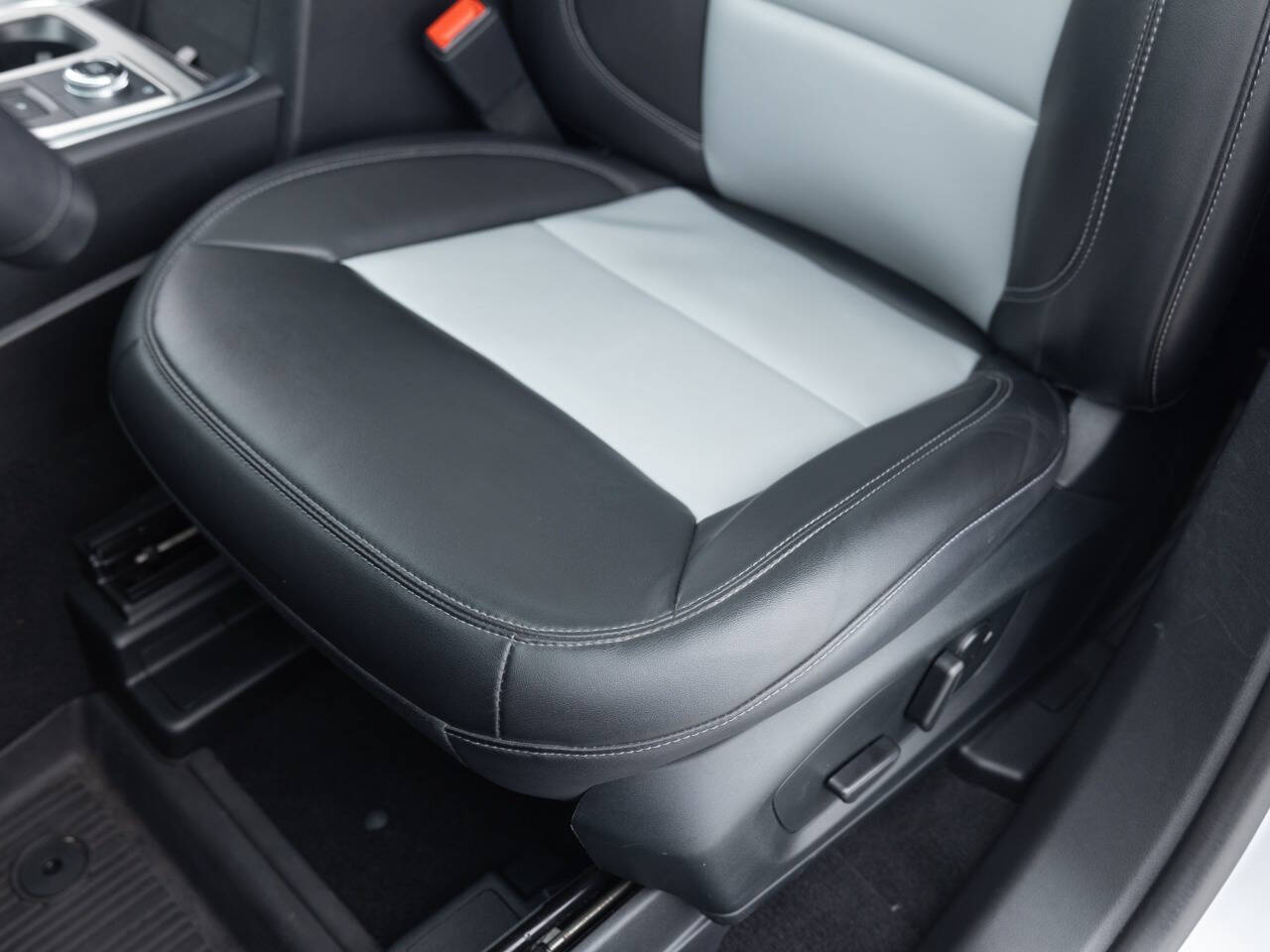 Used Car 2023 Ford Explorer  Xlt Awd 4dr Suv For Sale Under $35,000 In Coal City, Illinois