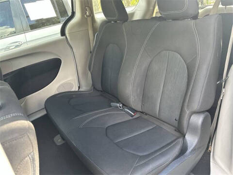 2021 Chrysler Voyager L