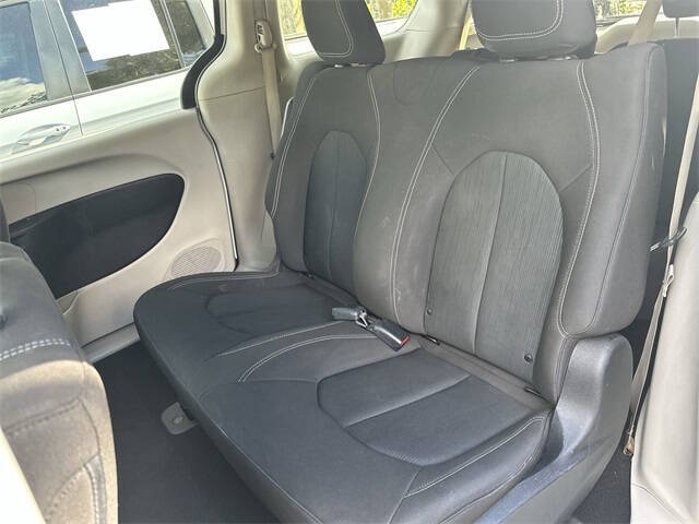 2021 Chrysler Voyager L