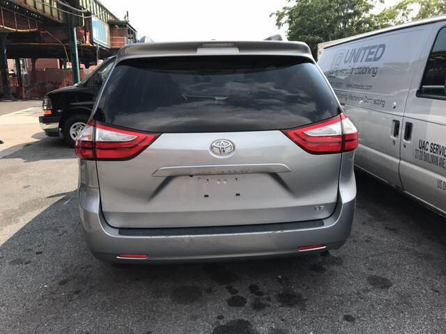 2015 Toyota Sienna LE 8-Passenger