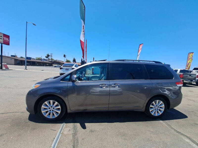 2014 Toyota Sienna XLE 7-Passenger