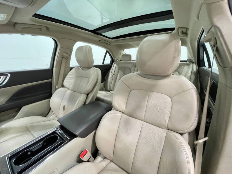 2018 Lincoln Continental Select
