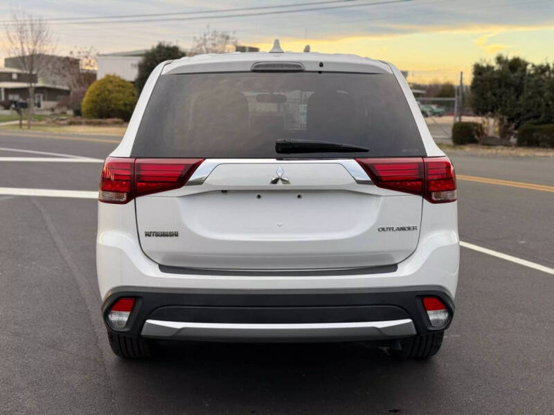 2017 Mitsubishi Outlander ES