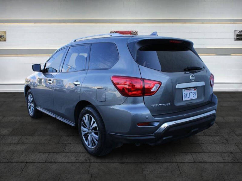 2019 Nissan Pathfinder S