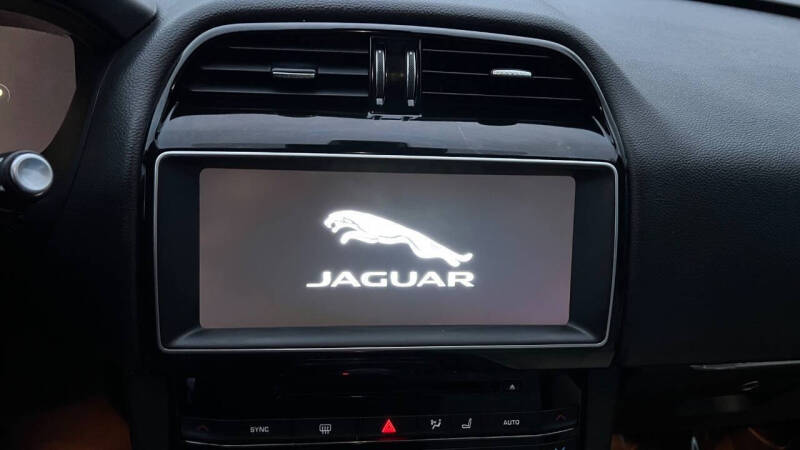 2017 Jaguar F-PACE 35t Prestige