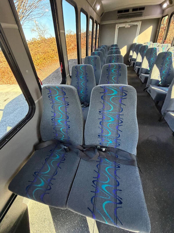 2021 Ford E-450 28 Passenger