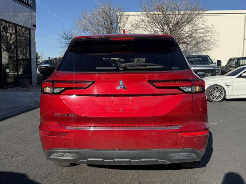 2022 Mitsubishi Outlander ES