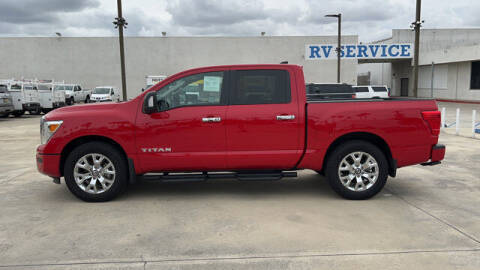 2022 Nissan Titan SV