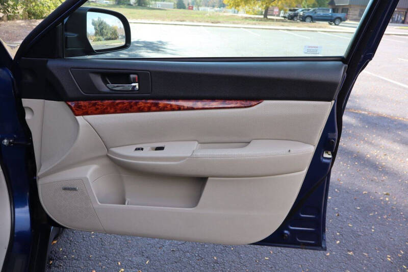 2011 Subaru Outback 2.5i Limited