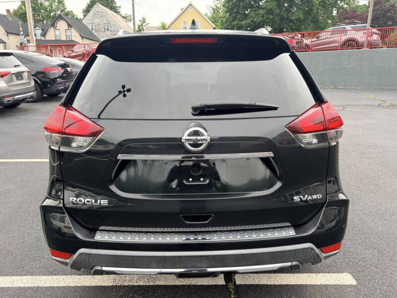 2018 Nissan Rogue SV