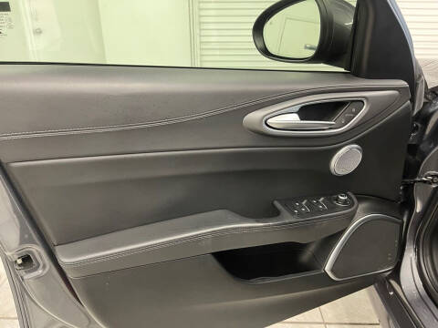 2017 Alfa Romeo Giulia Ti