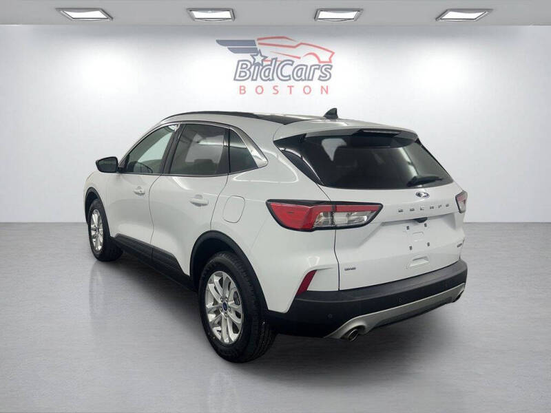 2022 Ford Escape Hybrid SE