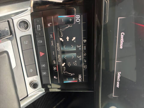 2021 Audi e-tron quattro Premium