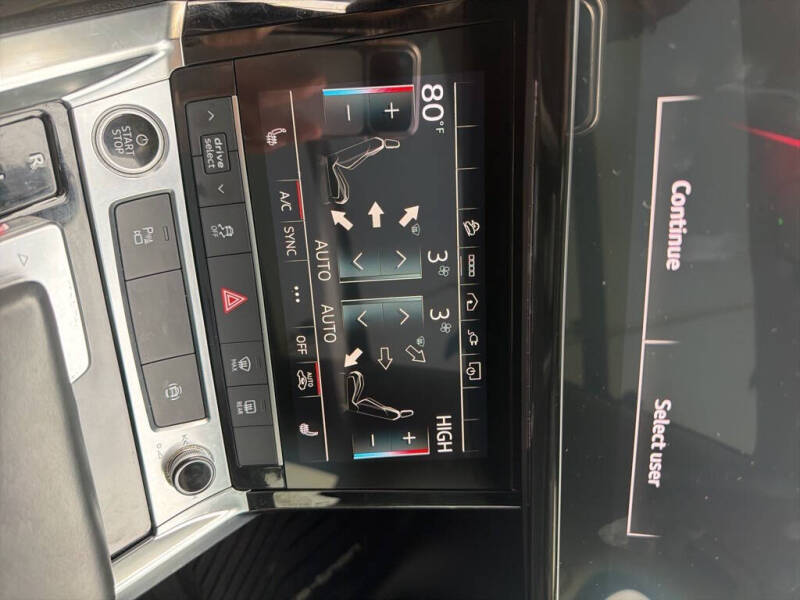 2021 Audi e-tron quattro Premium