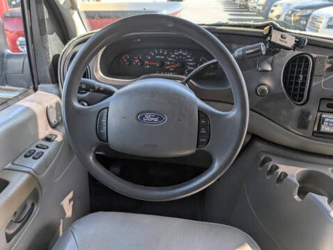 2005 Ford E-Series E-250