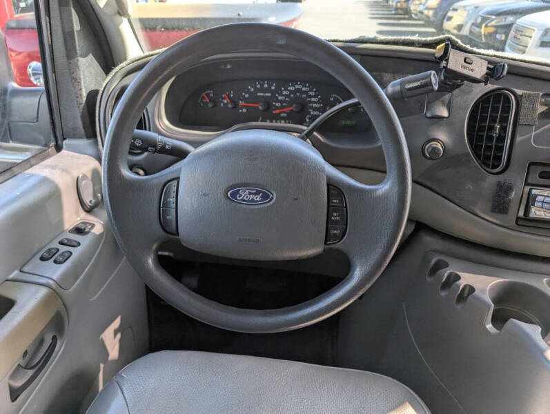 2005 Ford E-Series E-250