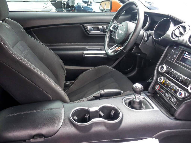 2021 Ford Mustang EcoBoost