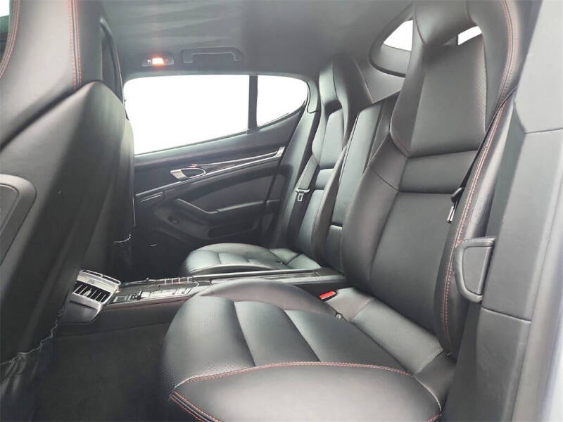 2015 Porsche Panamera GTS