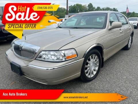 2004 Lincoln Town Car for sale at Ace Auto Brokers in Charlotte NC