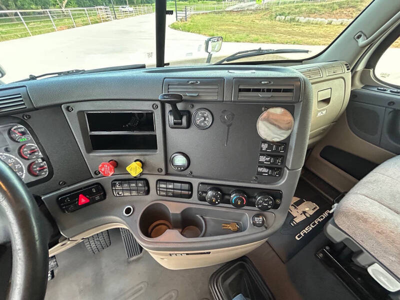 2016 Freightliner Cascadia