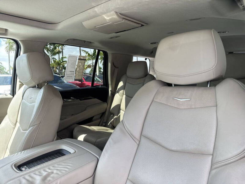 2018 Cadillac Escalade Luxury