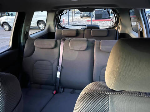 2005 Nissan Pathfinder LE