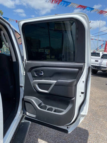 2018 Nissan Titan SV