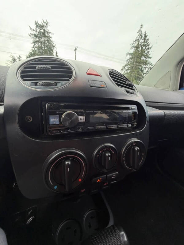 2008 Volkswagen New Beetle S