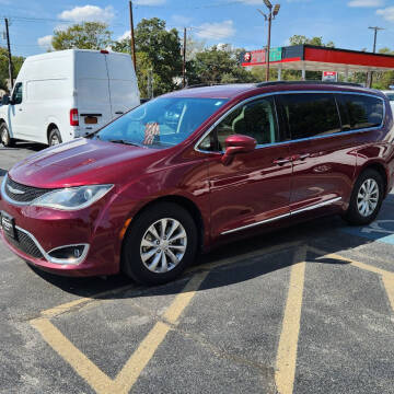 2017 Chrysler Pacifica Touring-L