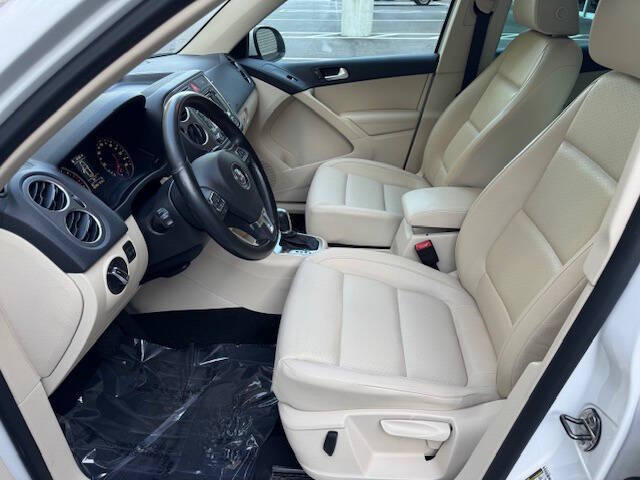 2011 Volkswagen Tiguan SE 4Motion