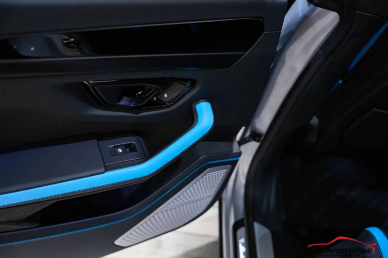 2025 Lamborghini Urus SE