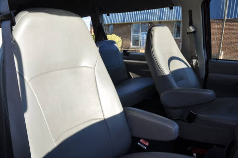 2005 Ford E-Series E-350 SD XLT