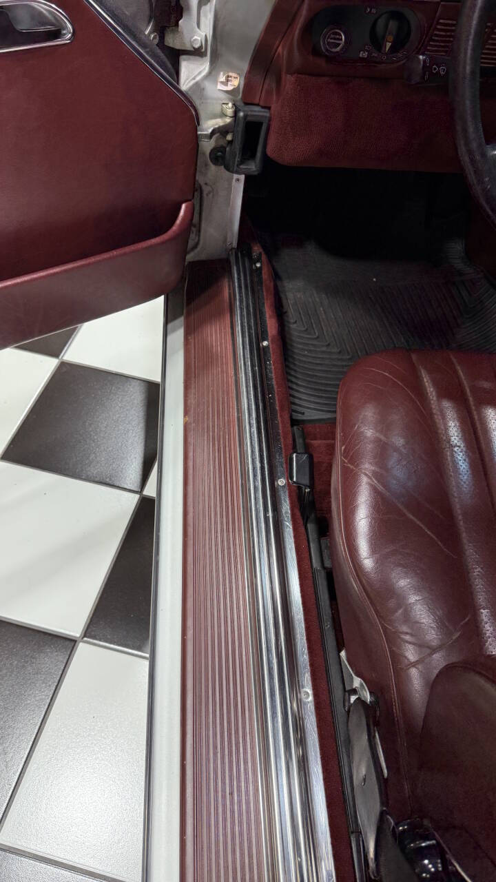 1988 Mercedes-Benz 560-Class 52