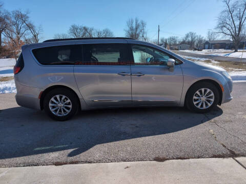 2017 Chrysler Pacifica Touring Plus