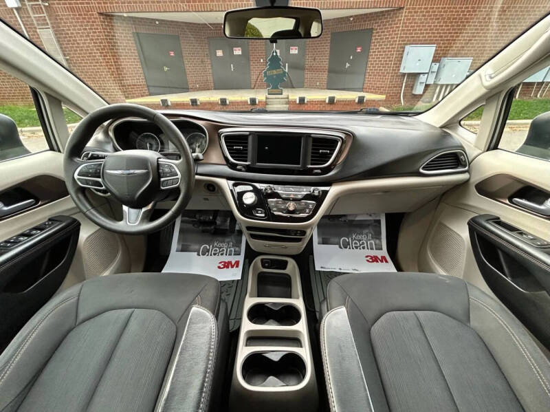 2018 Chrysler Pacifica LX