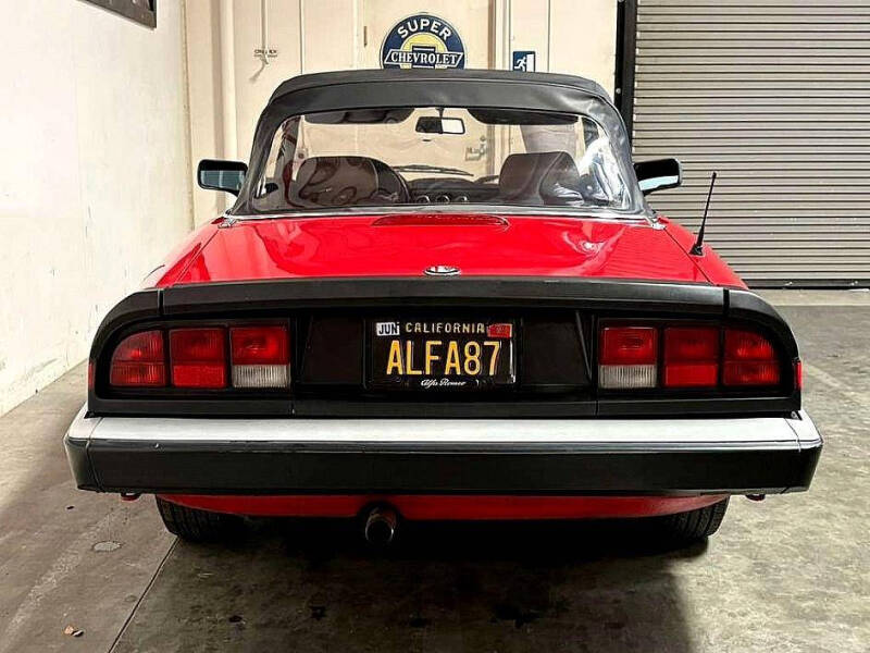 1987 Alfa Romeo Spider Graduate