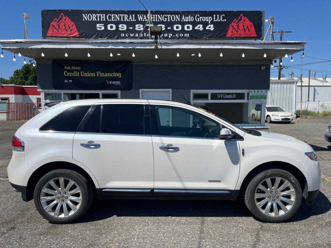 2013 Lincoln MKX for sale at NCW AUTO GROUP in Kennewick, WA