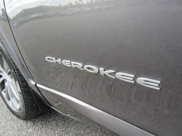 2019 Jeep Cherokee Overland