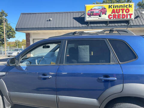 2009 Hyundai Tucson for sale at KINNICK AUTO CREDIT LLC in Kansas City MO