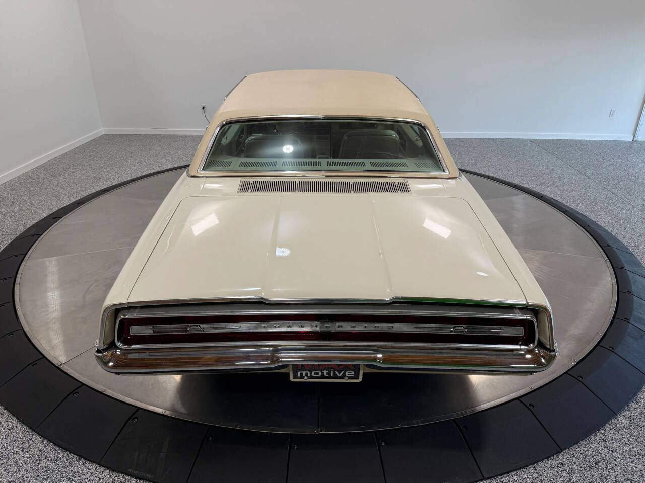 1967 Ford Thunderbird 17
