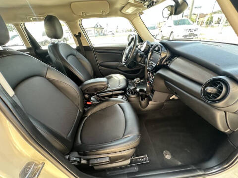 2017 MINI Hardtop 4 Door Cooper
