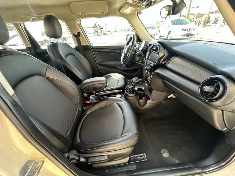 2017 MINI Hardtop 4 Door Cooper