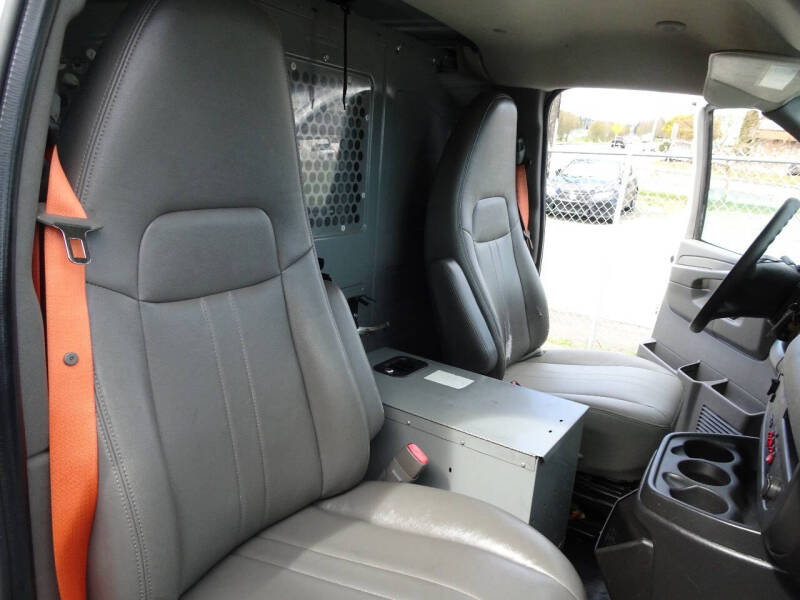 2014 Chevrolet Express Cargo Work Van - Photo 20