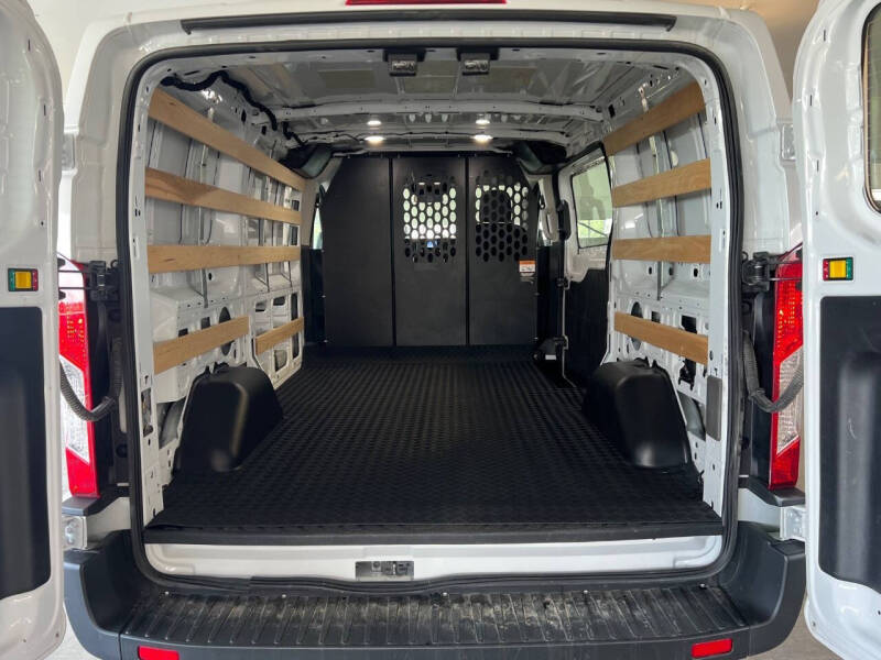 2025 Ford Transit 250