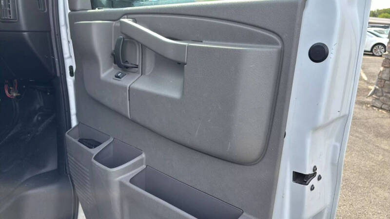 2023 Chevrolet Express 2500