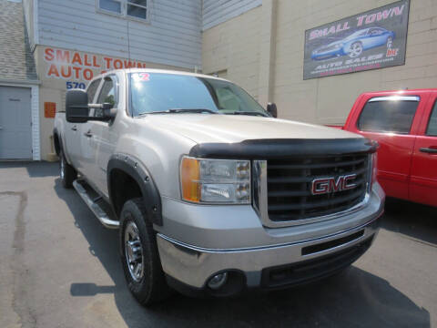 2009 GMC Sierra 2500HD for sale at Small Town Auto Sales in Hazleton PA